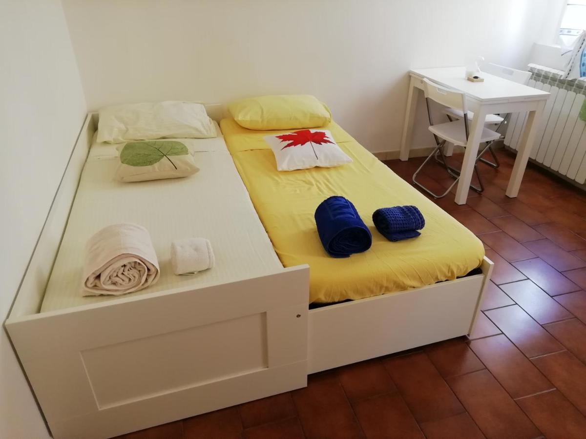 شقة Over The Rainbow - Cozy Studio In The Centre Of فيرّارا المظهر الخارجي الصورة