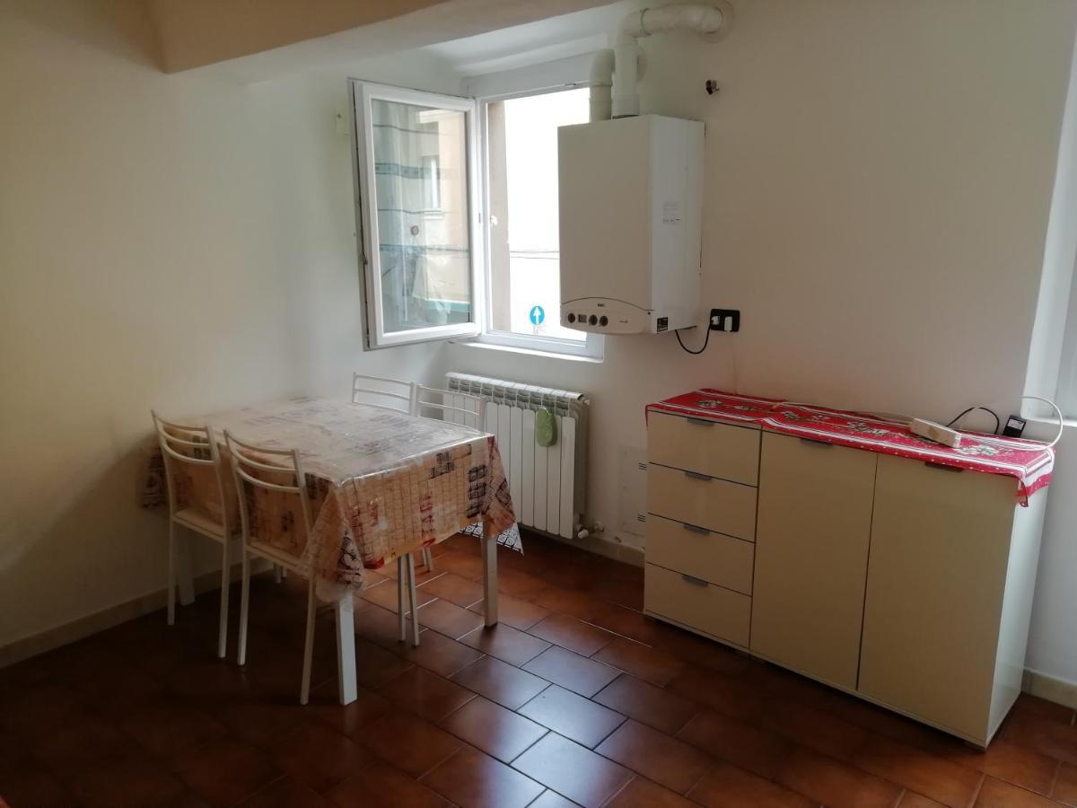 شقة Over The Rainbow - Cozy Studio In The Centre Of فيرّارا المظهر الخارجي الصورة
